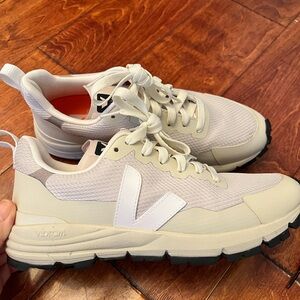 Veja Dekkan Sneakers